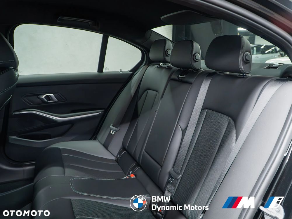 BMW Seria 3 318i M Sport - 23