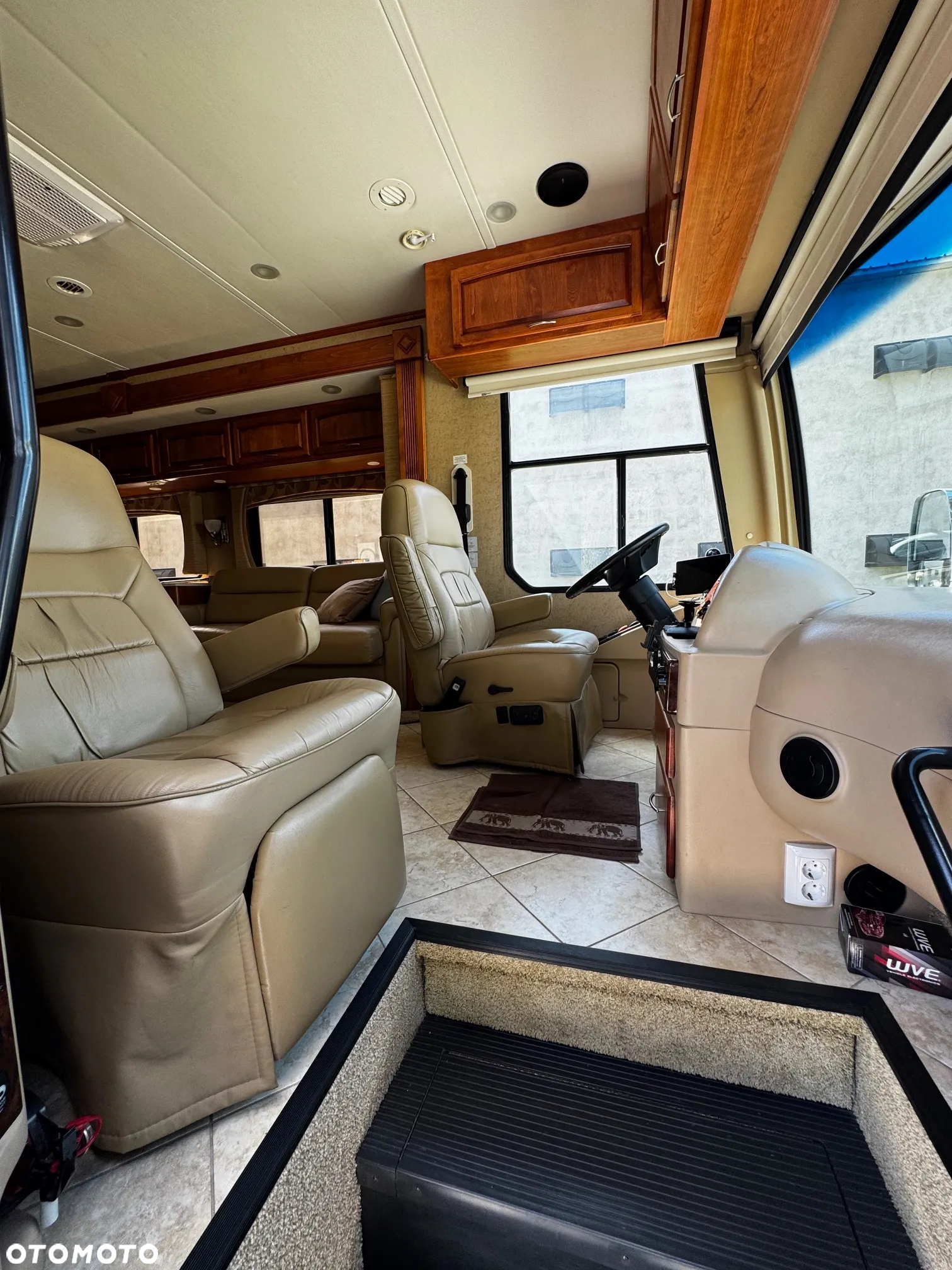 Inny Holiday Rambler Neptune 40 PBT - 16