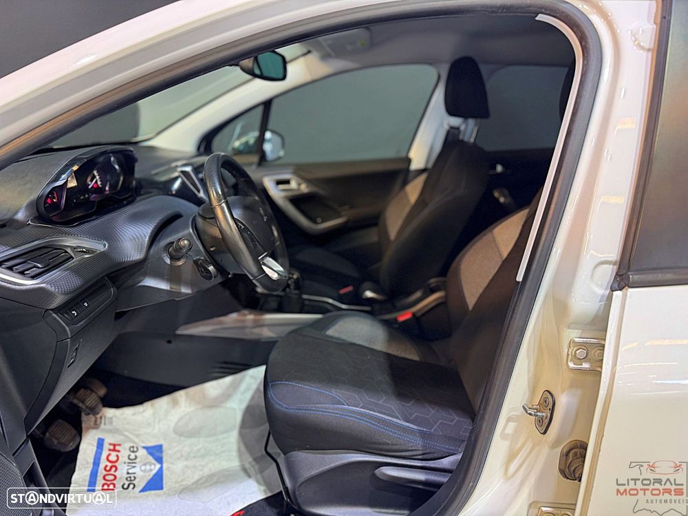 Peugeot 2008 1.2 PureTech Style - 17
