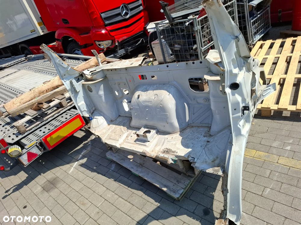 Podłużnice kompletne P/L strona Mercedes Sprinter 2018r - 4