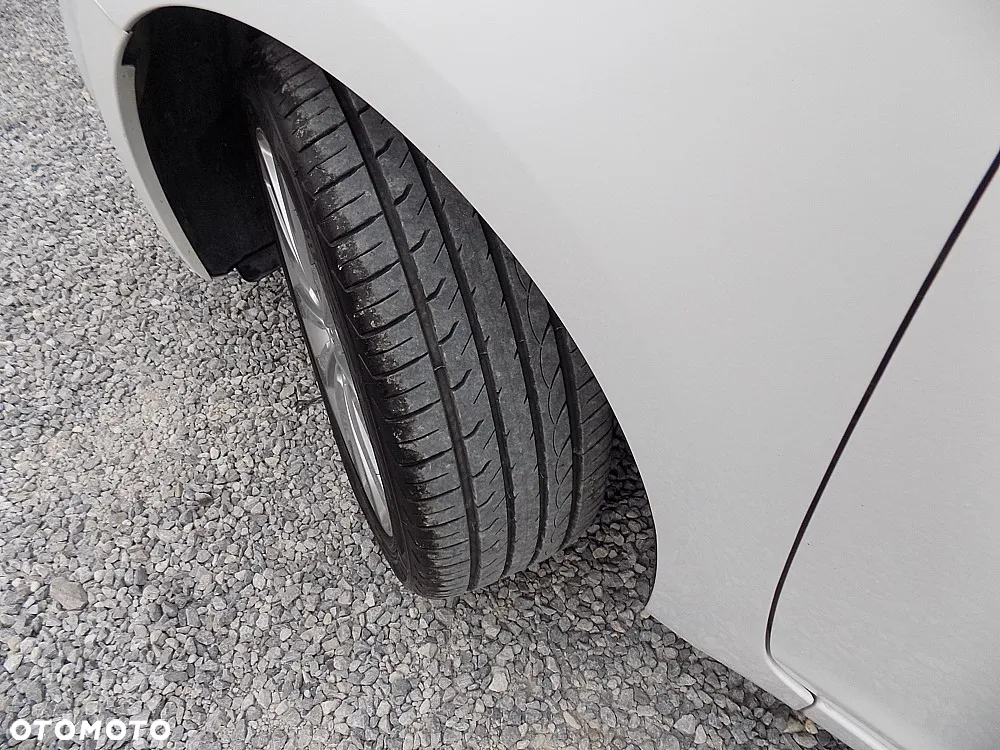 Kia Carens 1.7 CRDi M 7os - 22