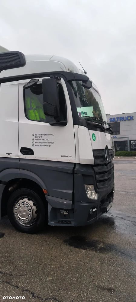 Mercedes-Benz ACTROS MP4 - 24