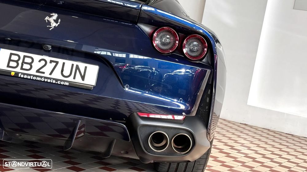 Ferrari 812 Superfast 6.5 V12 - 13