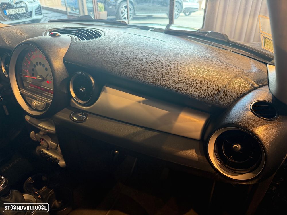 MINI 3 Portas Cooper D - 29