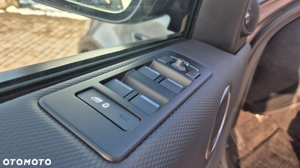 Land Rover Discovery 2.0 P300 R-Dynamic SE - 15