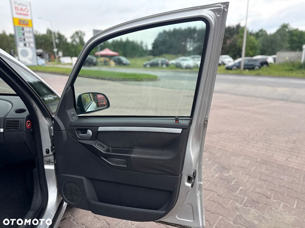 Opel Meriva 1.6 16V Cosmo - 16