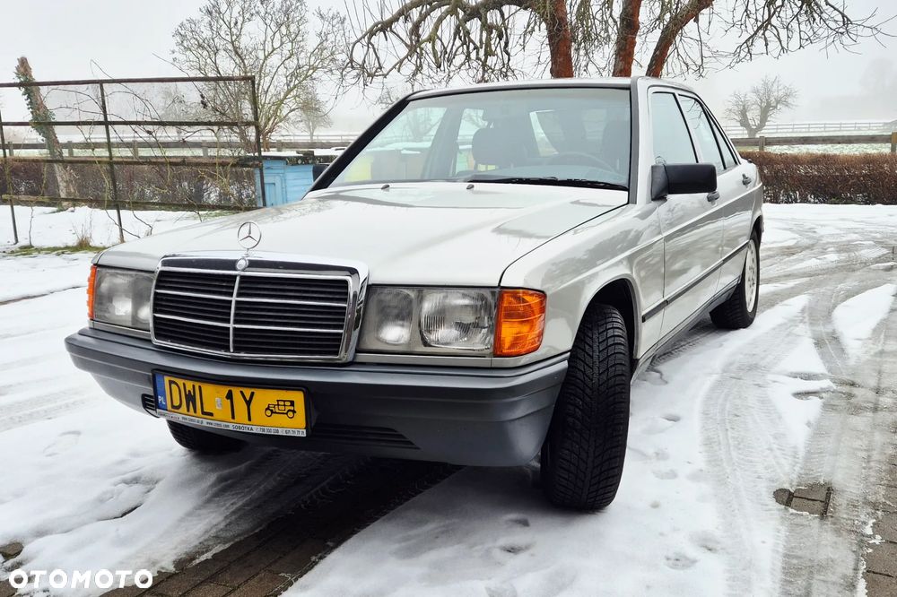 Mercedes-Benz W201 (190) - 2