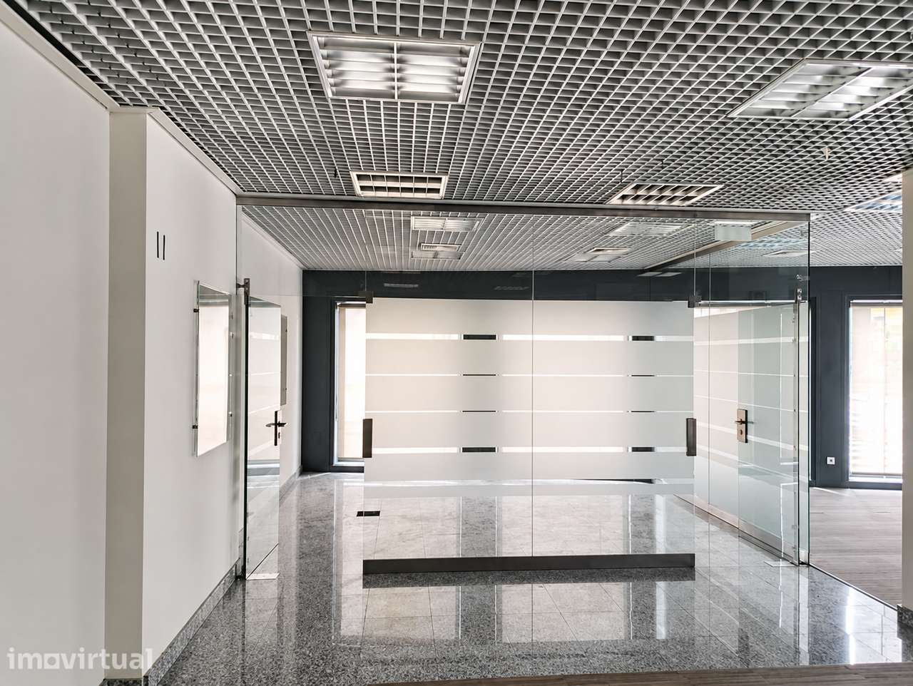 Loja com Excelente Visibilidade no Centro da Mealhada - Grande imagem: 2/14