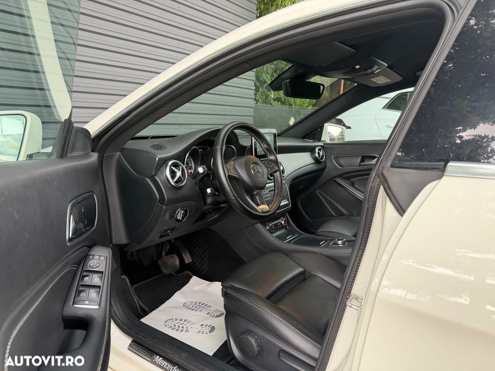 Mercedes-Benz CLA 200 d 7G-DCT Urban - 13