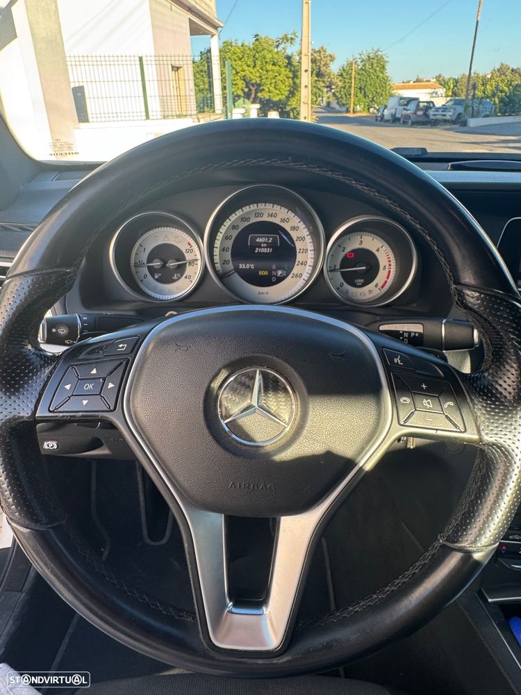 Mercedes-Benz E 220 — fotografia 8