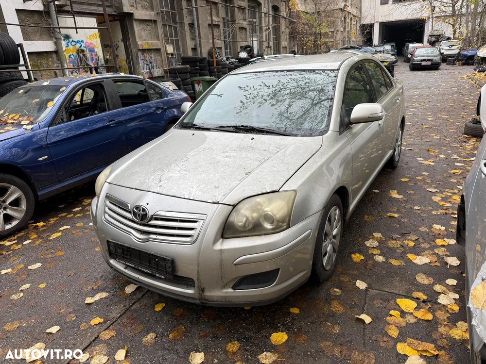 Dezmembrez Toyota Avensis T25 facelift 2007 2.0 diesel - 9