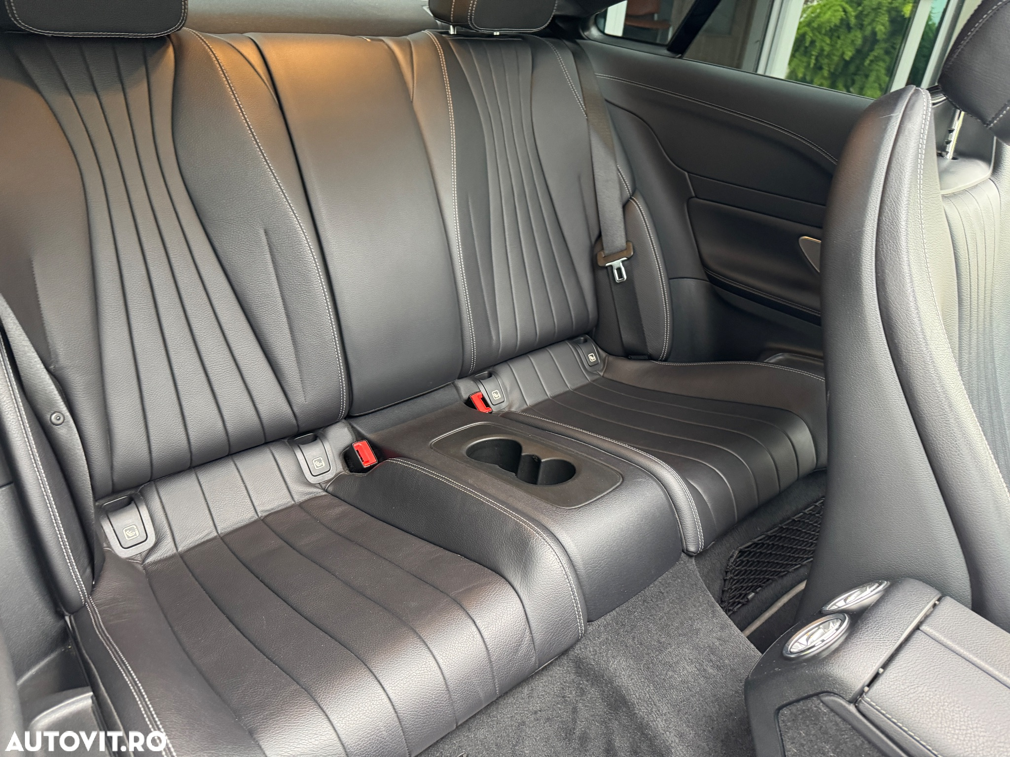 Mercedes-Benz E 220 d Coupe 9G-TRONIC AMG Line - 12