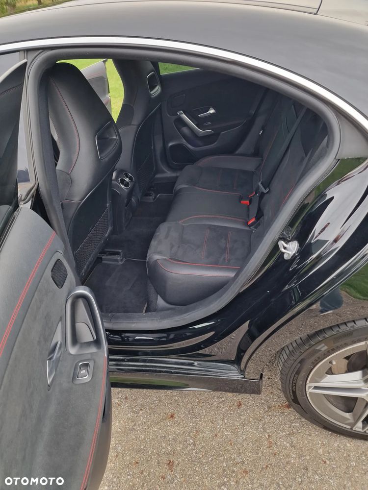 Mercedes-Benz CLA 220 7G-DCT AMG Line - 9