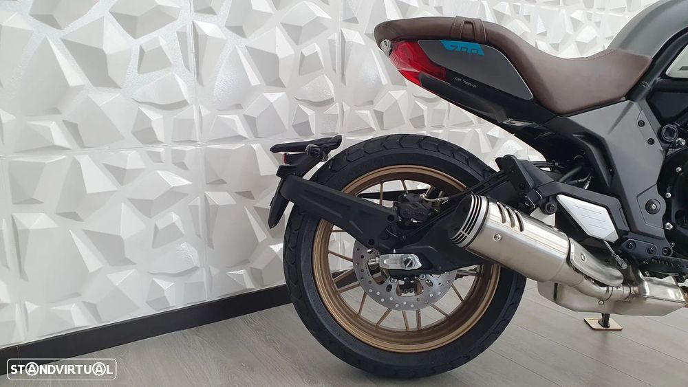 CF Moto 700CL-X Heritage - 8