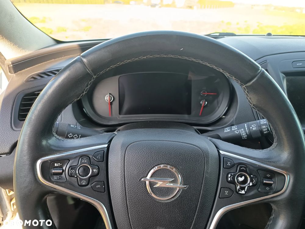 Opel Insignia - 17