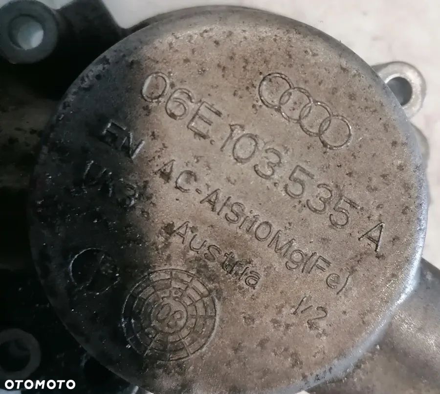AUDI A6 C6  3.0 TFSI OBUDOWA POMPA PALIWA 06E103535A - 2