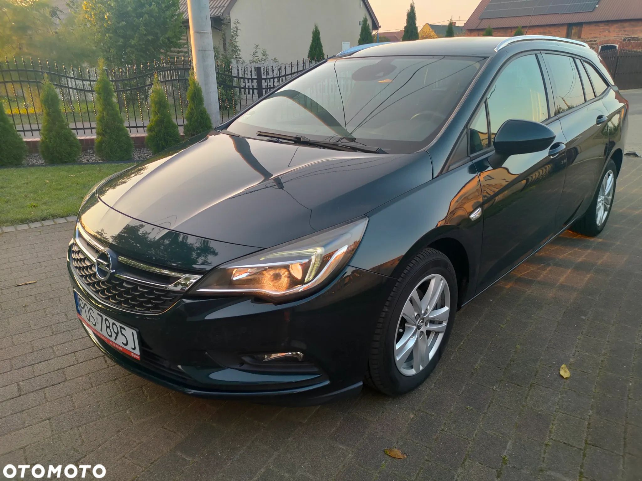 Opel Astra 1.6 D (CDTI) Sports Tourer Innovation - 1