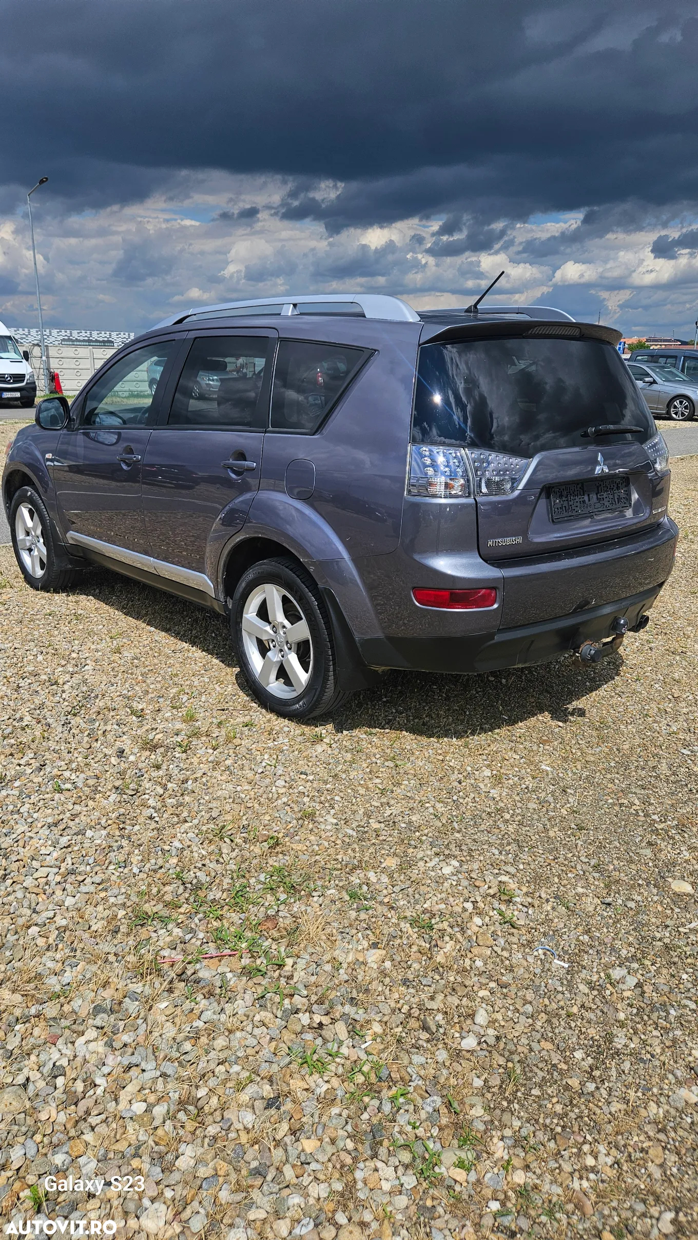 Mitsubishi Outlander 2.0 DI-D 4WD Instyle - 3