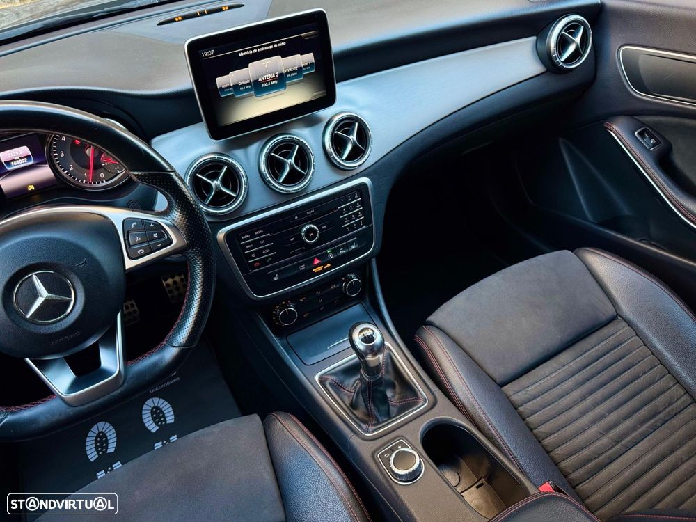 Mercedes-Benz CLA 180 AMG Line - 24