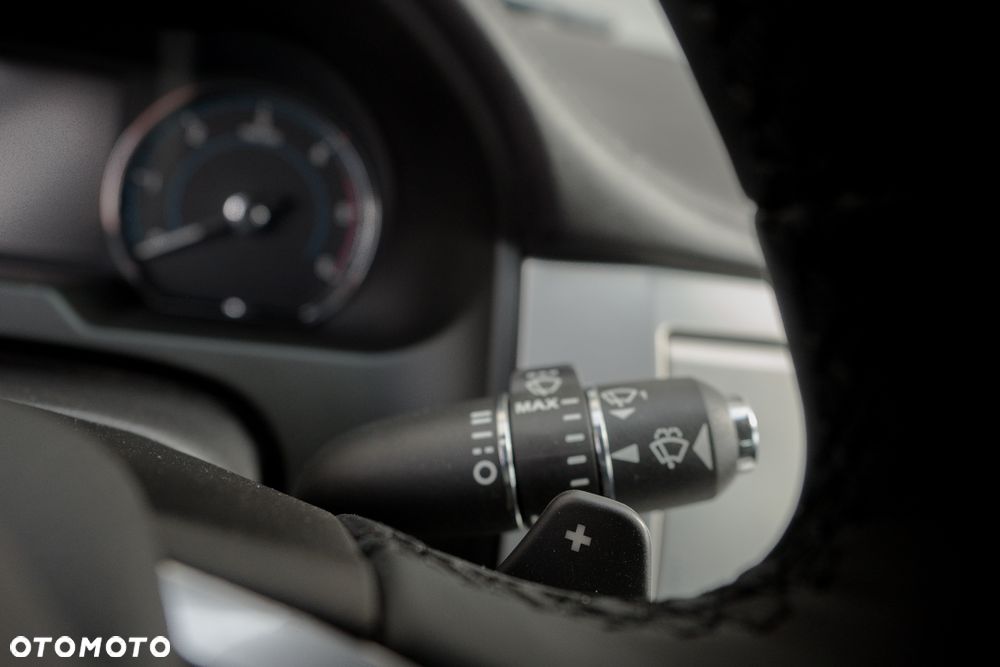 Jaguar XF 2.2 D Luxury - 19