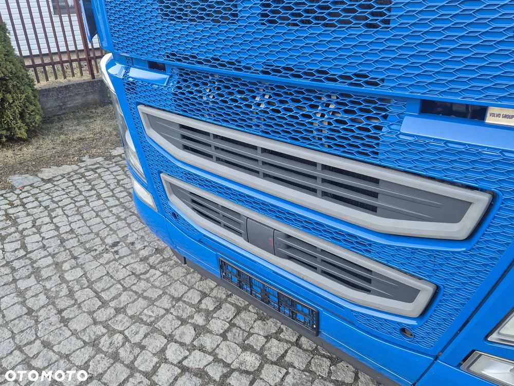 Volvo FH GLOBETROTTER - 17