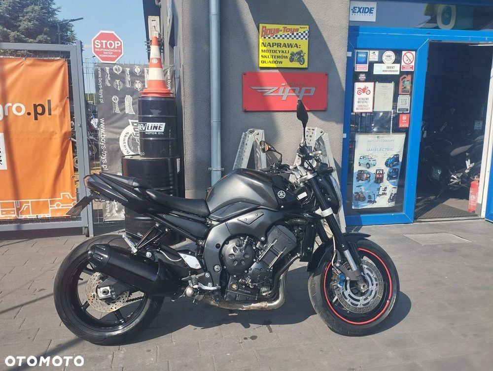 Yamaha FZ - 11