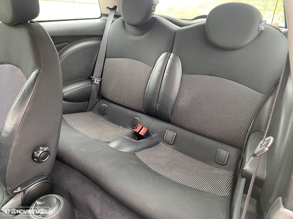 MINI 3 Portas One D - 8