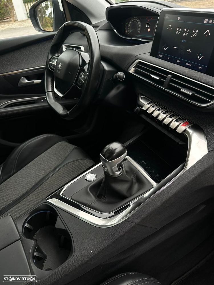 Peugeot 3008 1.2 PureTech Allure - 12