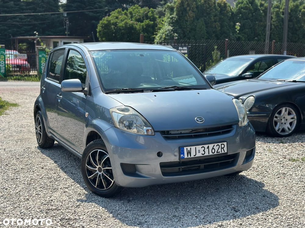 Daihatsu Sirion - 2