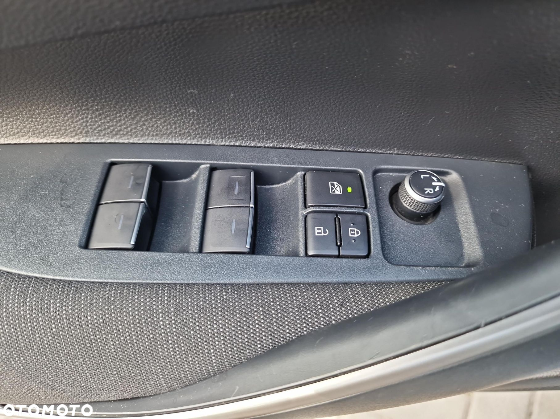 Toyota Corolla - 17