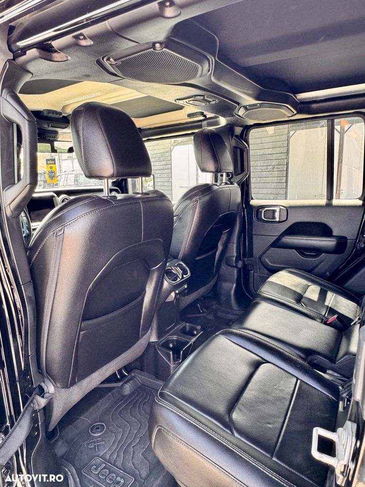 Jeep Gladiator 3.0L V6 AT8 4x4 264 CP Launch Edition - 6