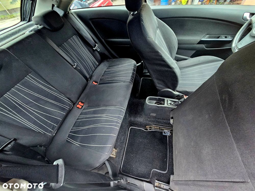 Opel Corsa 1.2 16V Essentia - 6