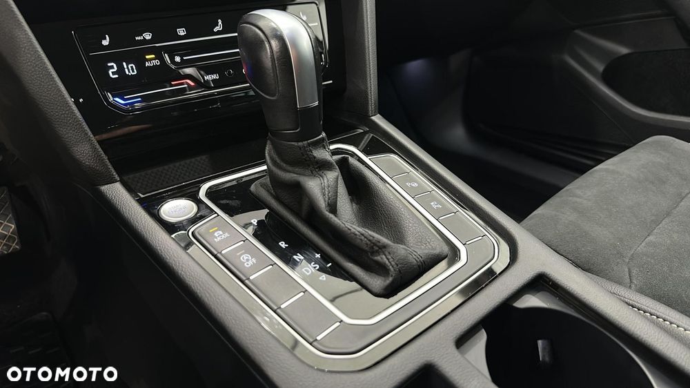 Volkswagen Passat - 19