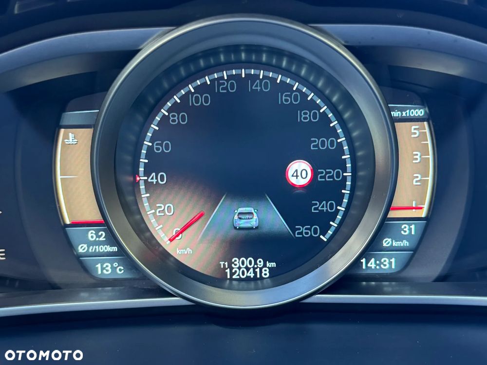 Volvo V40 - 10