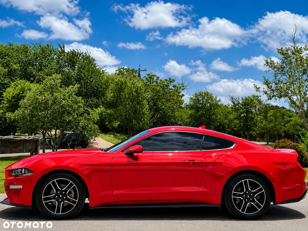 Ford Mustang - 3
