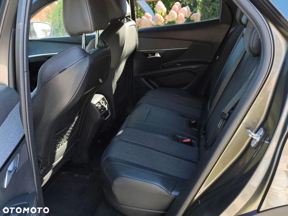 Peugeot 3008 1.6 PureTech Hybrid PHEV Allure Pack S&S EAT8 - 25