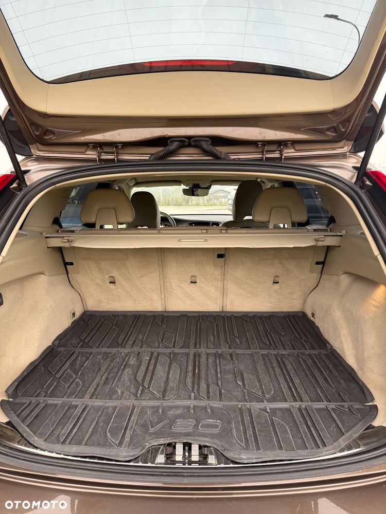 Volvo V60 Cross Country T5 AWD Summum - 24