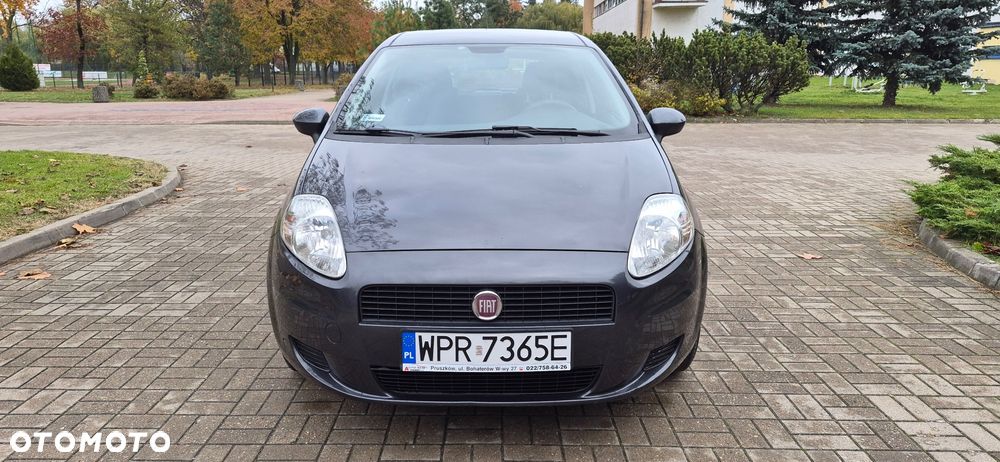 Fiat Punto 2011 photo 2