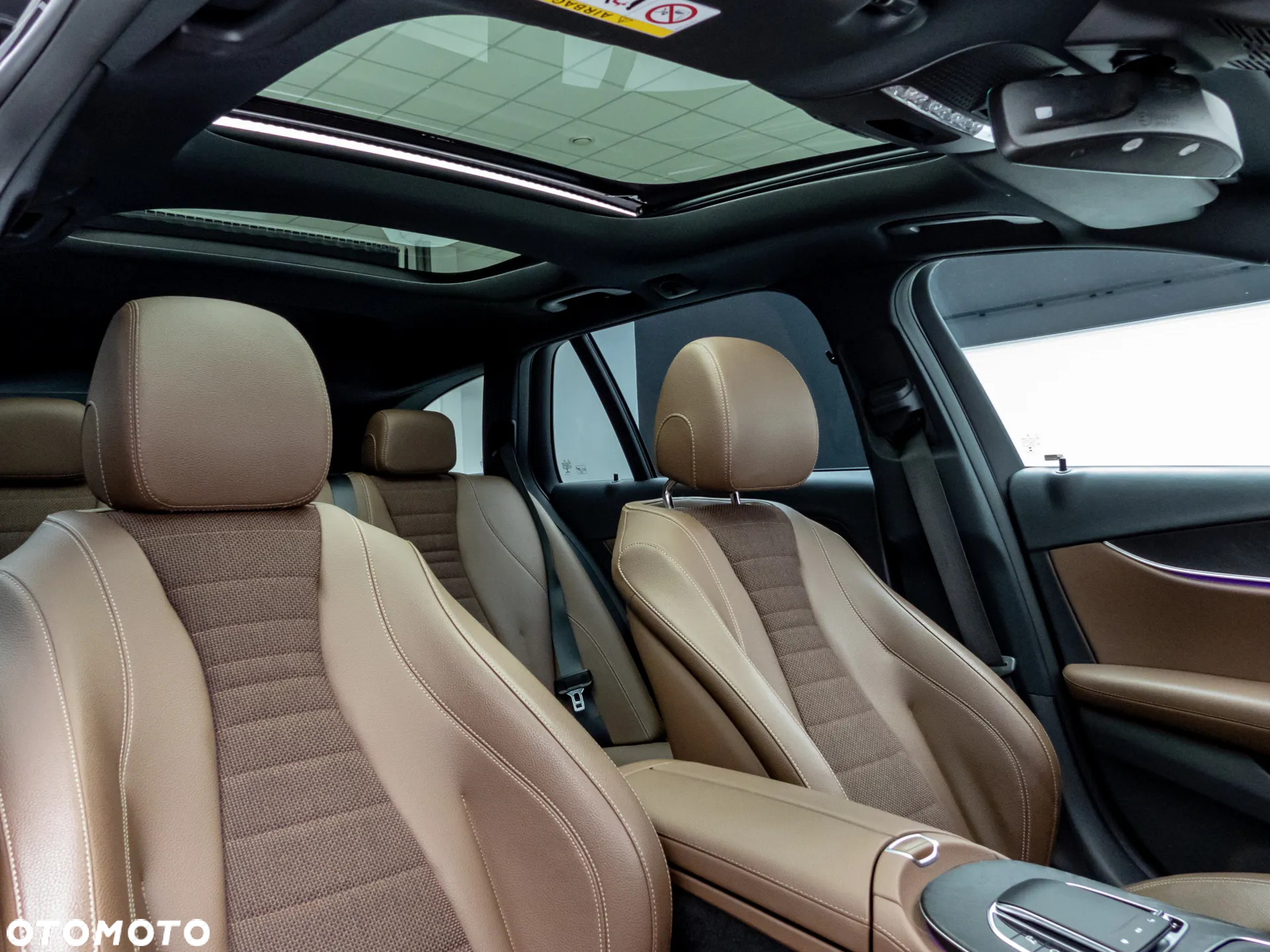 Mercedes-Benz Klasa E 220 d 4-Matic All-Terrain Avantgarde - 35