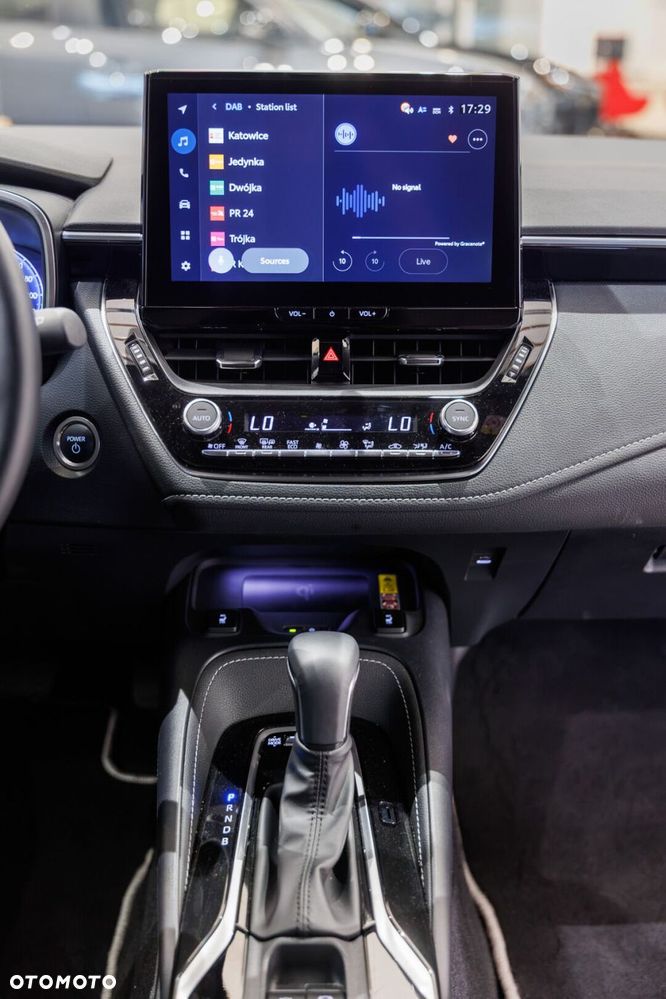 Toyota Corolla 1.8 Hybrid Style - 30