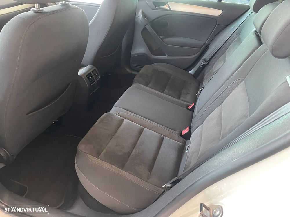 VW Golf 2.0 TDi DPF Style - 13