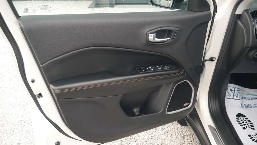 Jeep Compass - 19