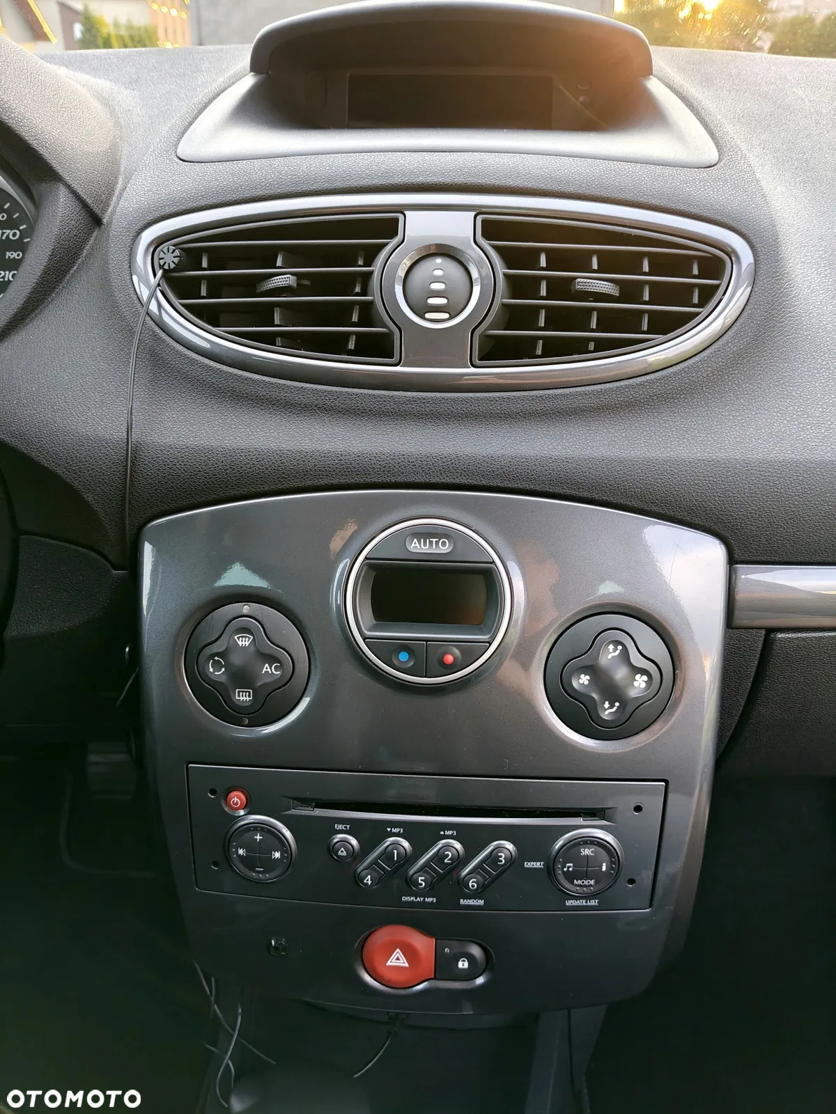 Renault Clio - 19