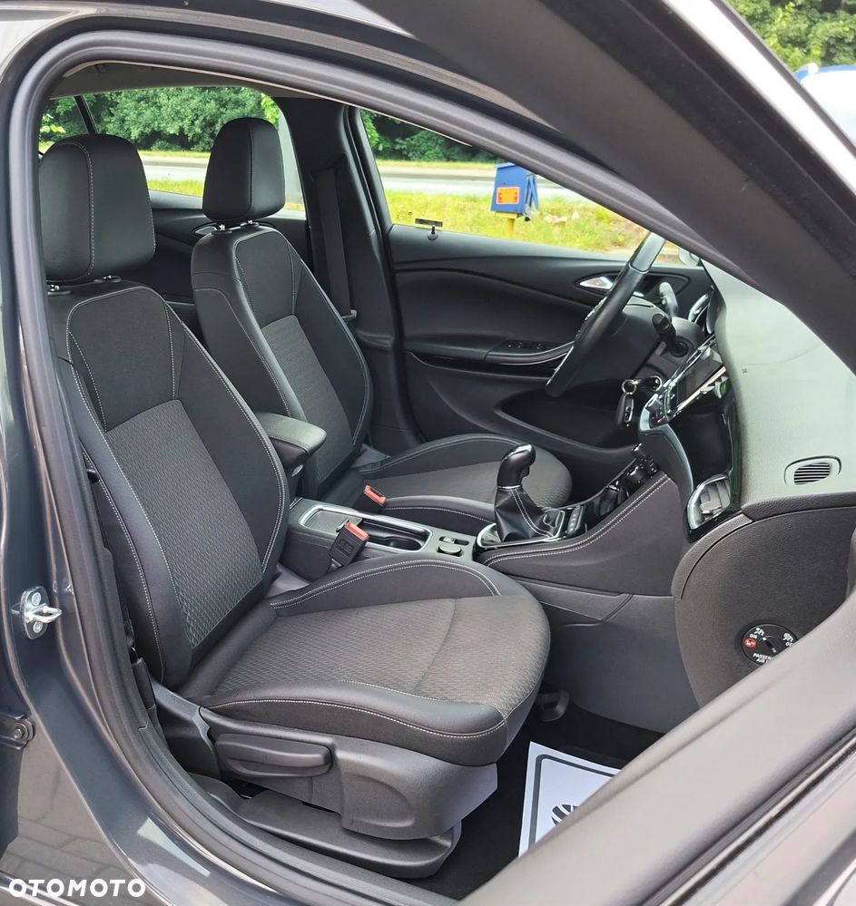 Opel Astra 1.4 Turbo Business - 24