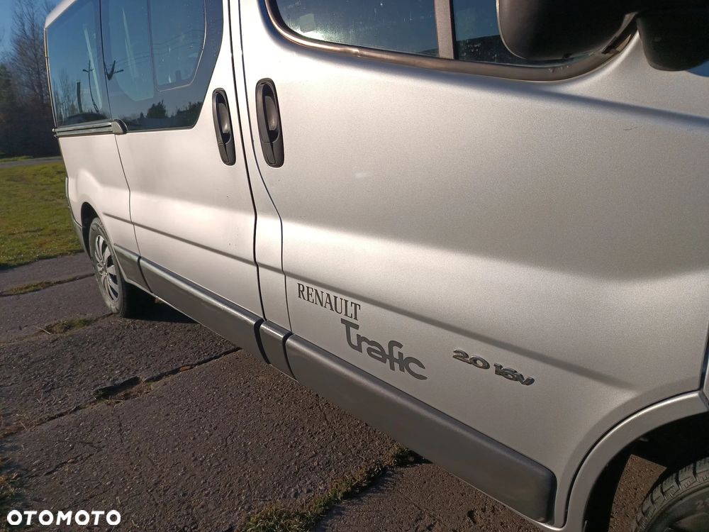 Renault Trafic ver-2-0-16v-combi-l2h1 - 19