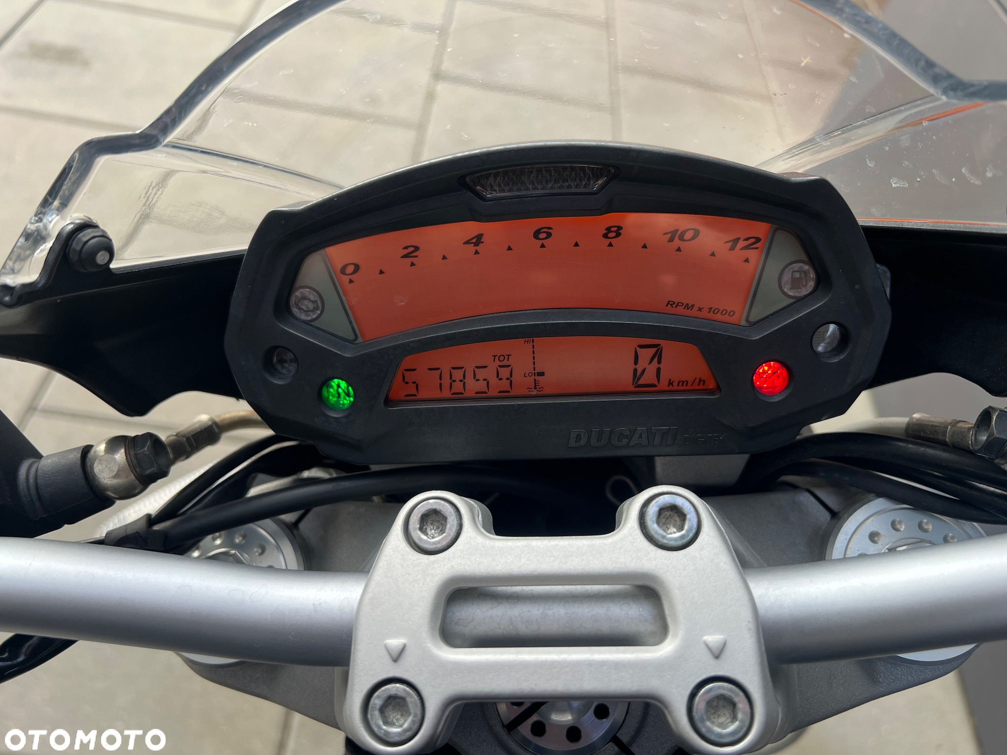 Ducati Monster - 11