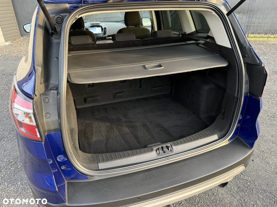 Ford Kuga 1.5 EcoBoost 2x4 Titanium - 35