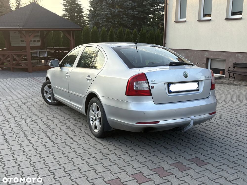 Skoda Octavia 1.6 TDI Ambiente DSG - 8