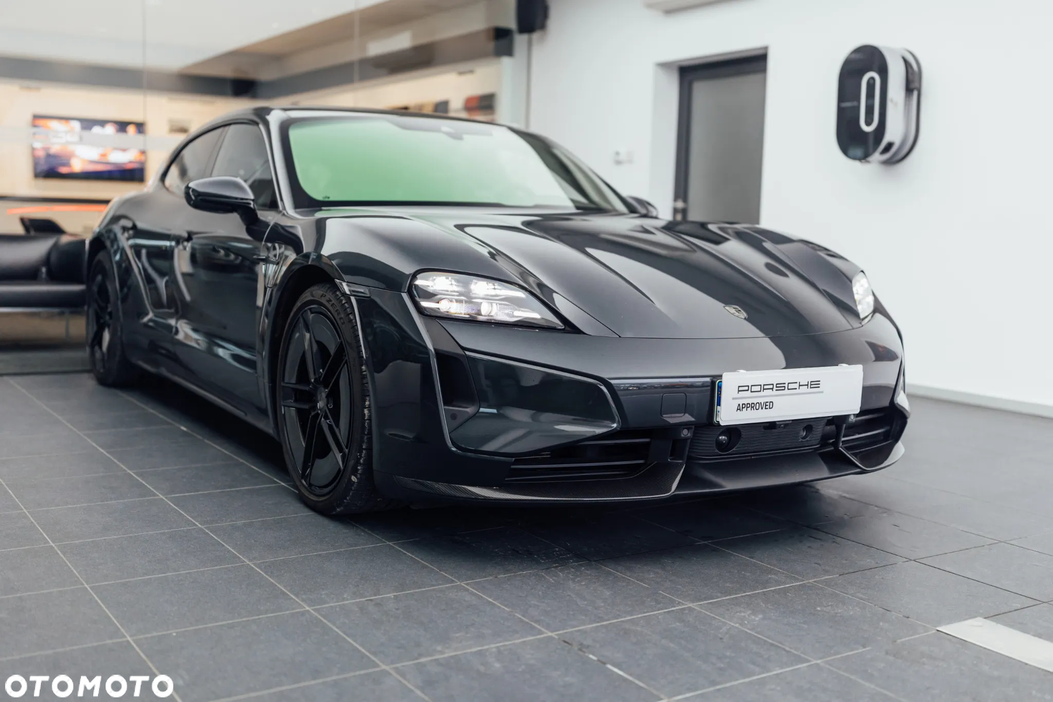 Porsche Taycan 105kWh Turbo S Sport Turismo - 8