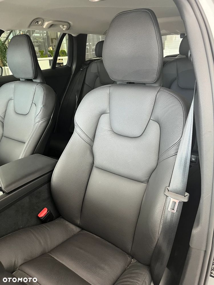 Volvo V60 B4 B Plus Dark - 13